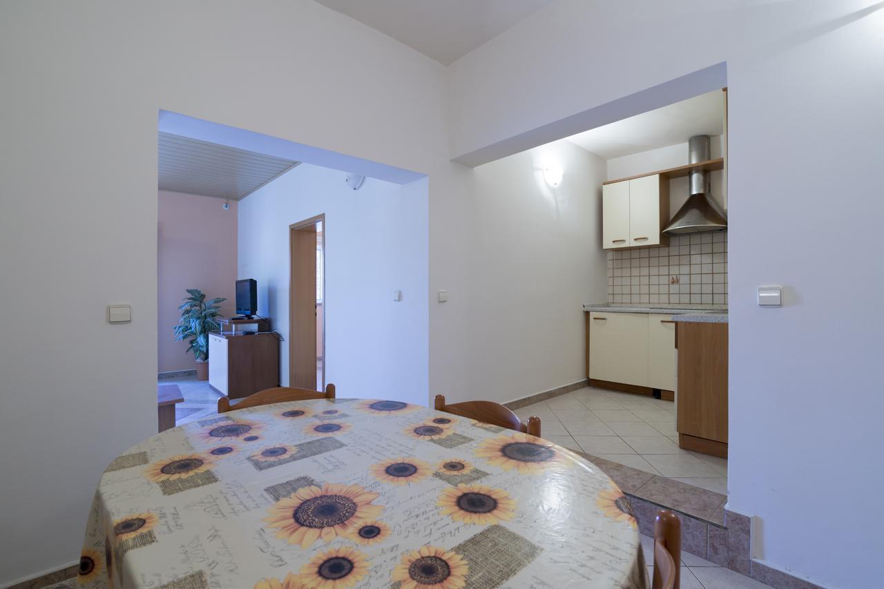Apartments Kori Funtana Ngoại thất bức ảnh
